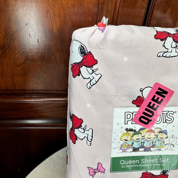 Peanuts Snoopy Bows Queen Sheet Set Pink Berkshire Holiday Christmas Bedding NEW - Picture 4 of 12